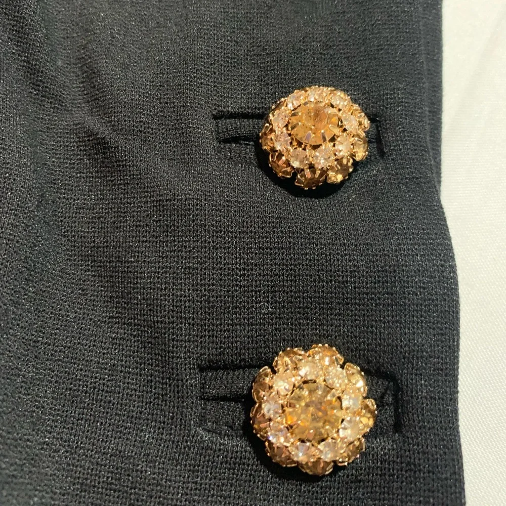 NWT Chico’s Juliet Button Hem Ankle pant. Size 0.5. (6).